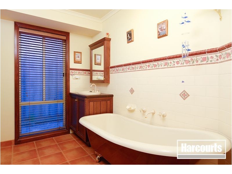 14 Friuli Place, Skye VIC 3977