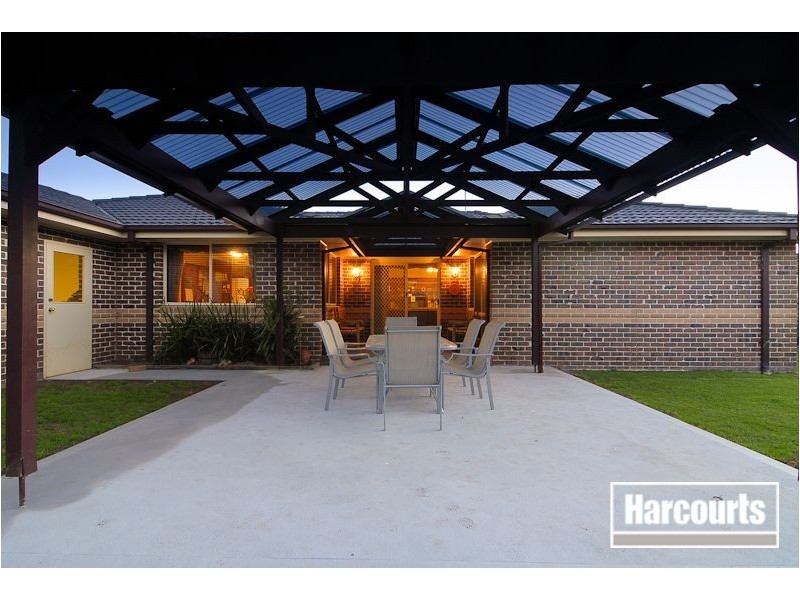 14 Friuli Place, Skye VIC 3977