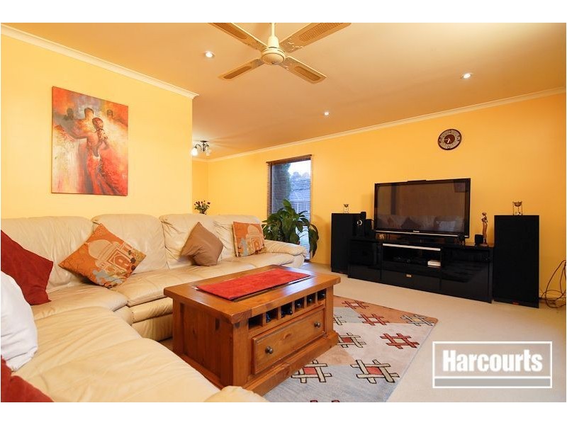 11 Paras Drive, Carrum Downs VIC 3201