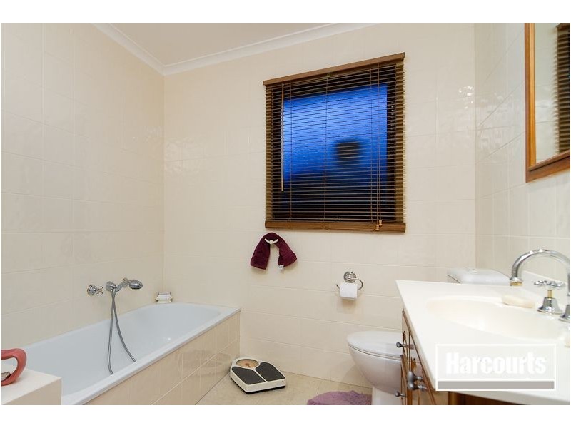 11 Paras Drive, Carrum Downs VIC 3201