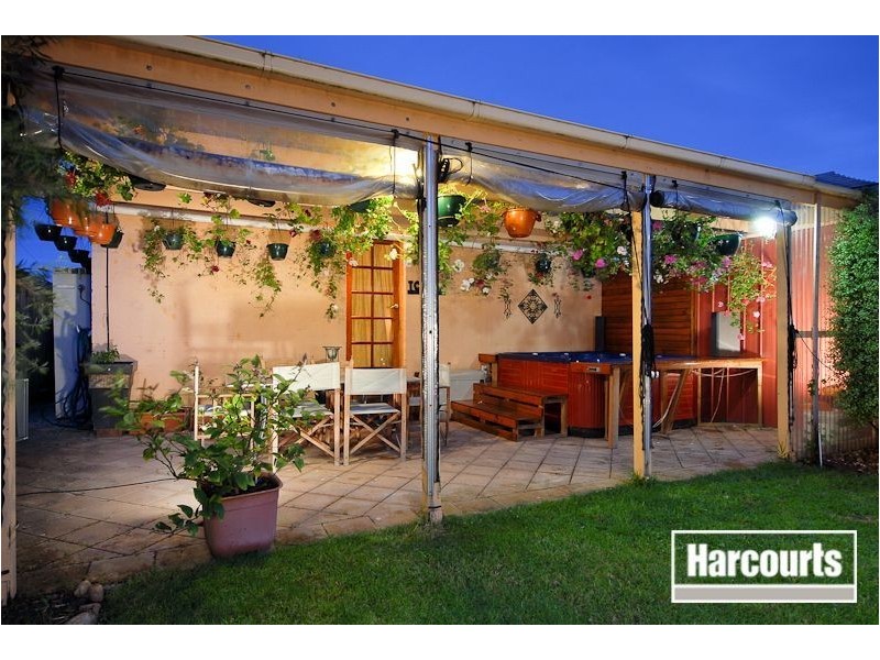 11 Paras Drive, Carrum Downs VIC 3201