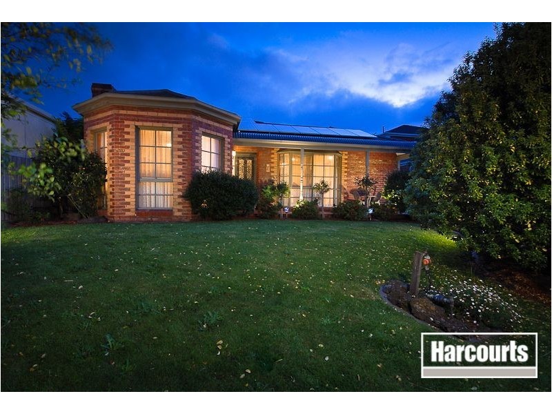 10 Daina Court, Skye VIC 3977