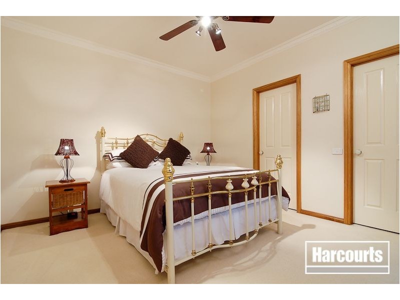 10 Daina Court, Skye VIC 3977