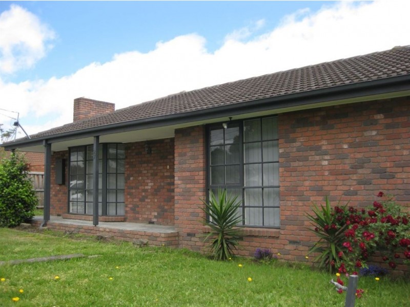 27 Greenwood Drive, Carrum Downs VIC 3201