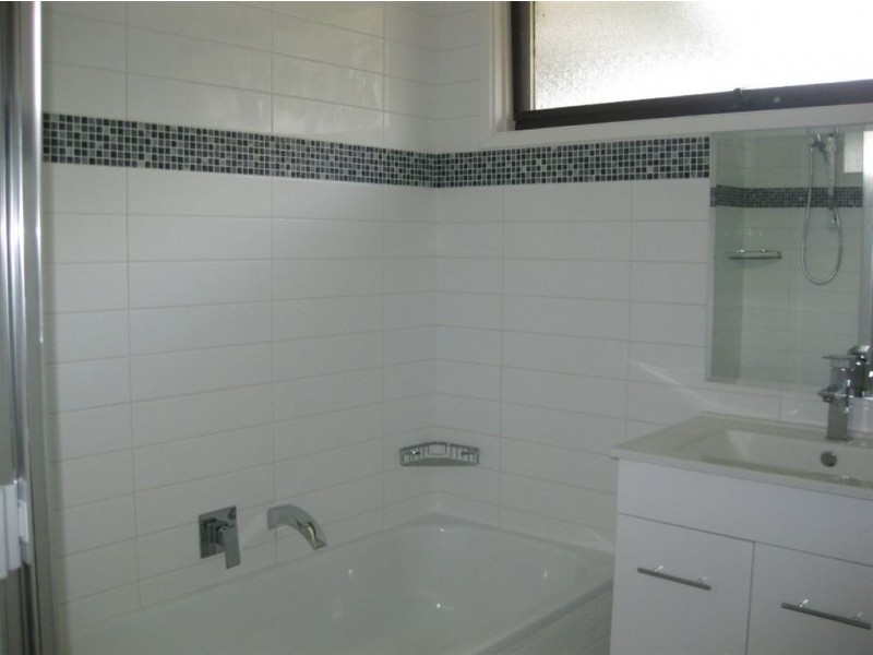 27 Greenwood Drive, Carrum Downs VIC 3201