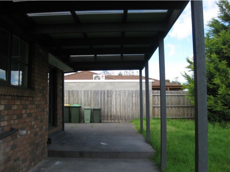 27 Greenwood Drive, Carrum Downs VIC 3201