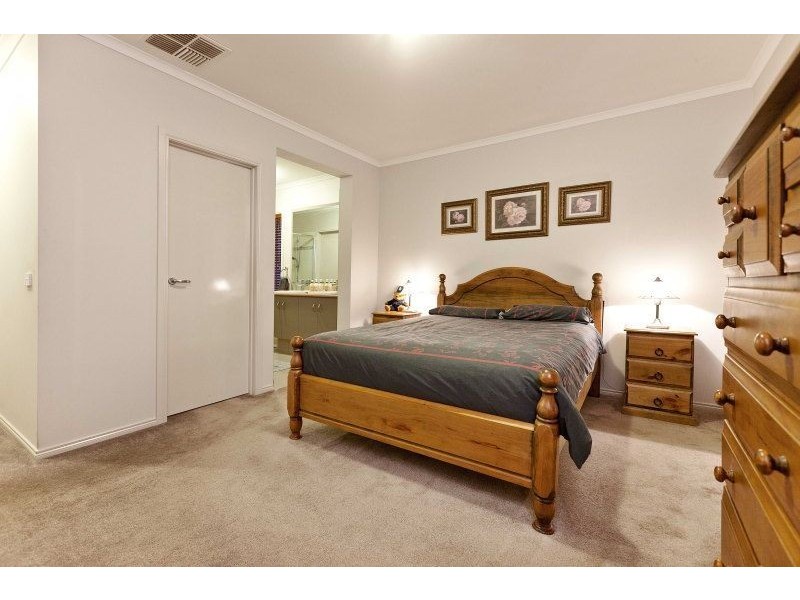 55 Hillview Drive, Carrum Downs VIC 3201
