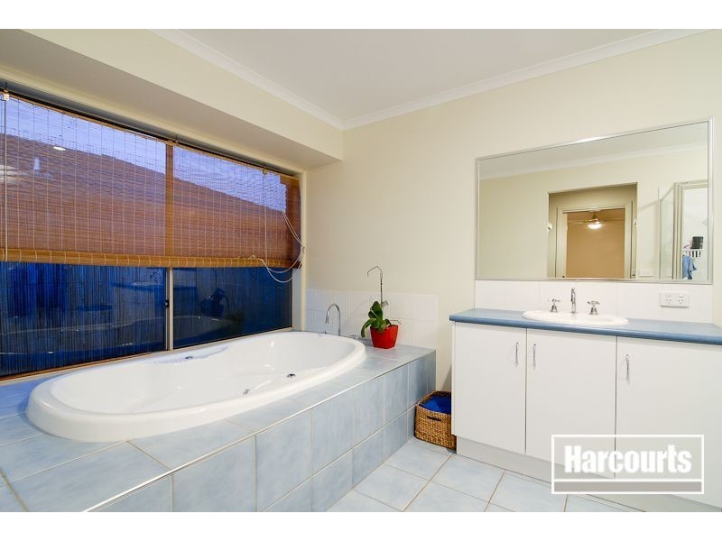 2 Wisteria Court, Skye VIC 3977