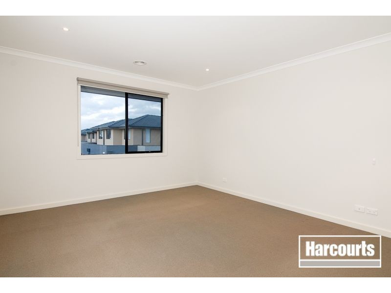 16/70 Sandhurst Boulevard, Sandhurst VIC 3977