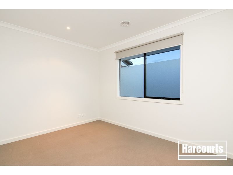 16/70 Sandhurst Boulevard, Sandhurst VIC 3977