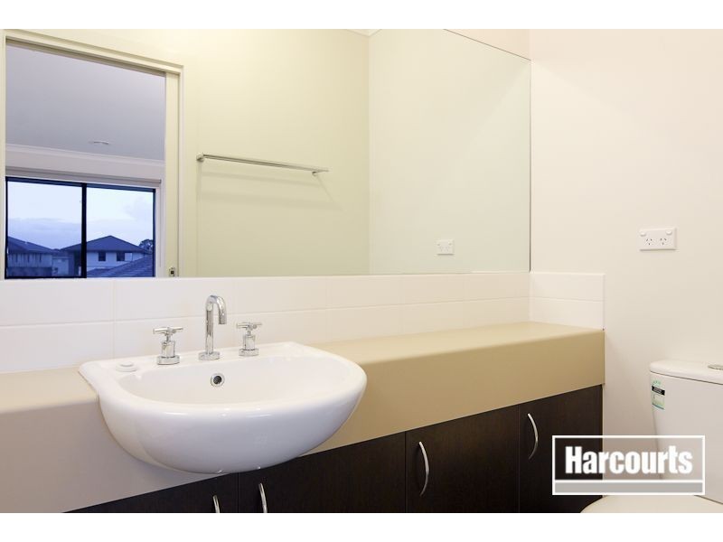 16/70 Sandhurst Boulevard, Sandhurst VIC 3977