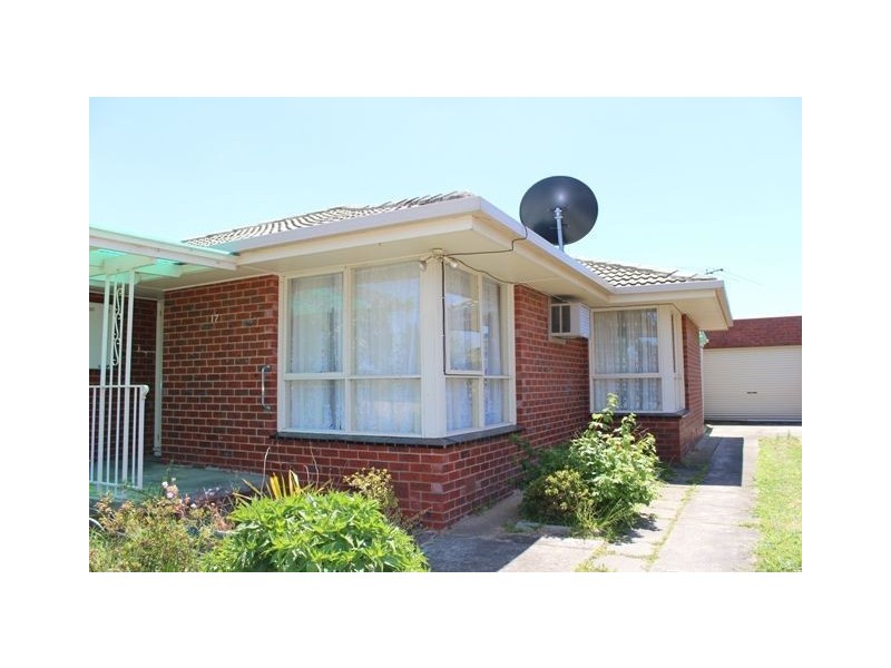 17 Neasham Drive, Dandenong North VIC 3175
