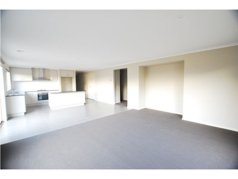 6 Elysian Place, Cranbourne West VIC 3977