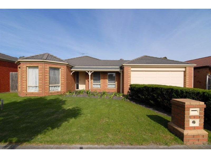 9 Delatite Way, Skye VIC 3977