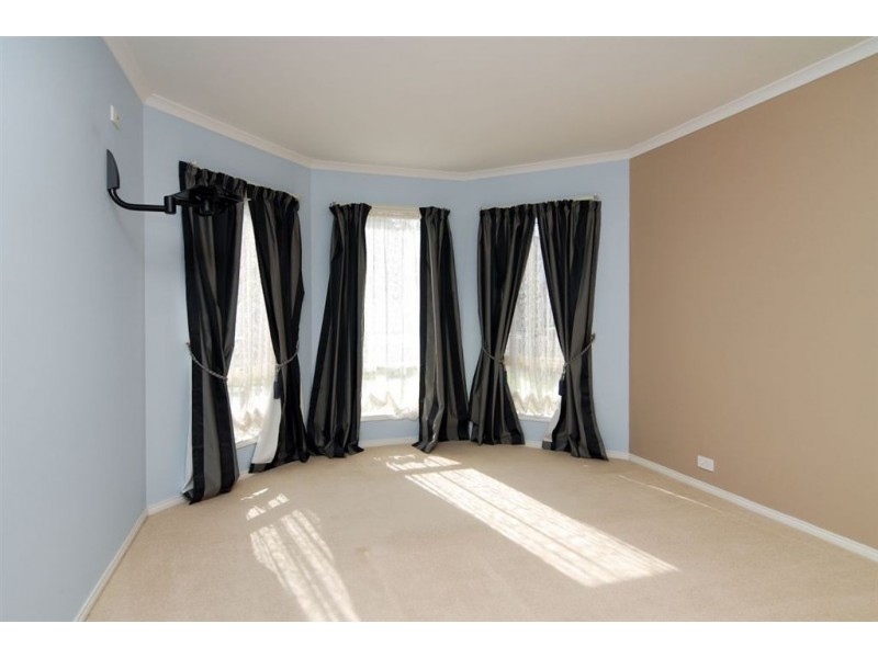 9 Delatite Way, Skye VIC 3977