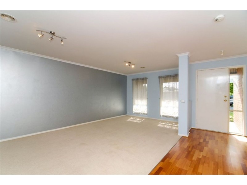 9 Delatite Way, Skye VIC 3977