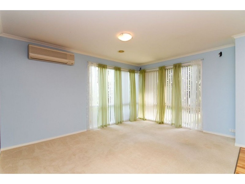 9 Delatite Way, Skye VIC 3977