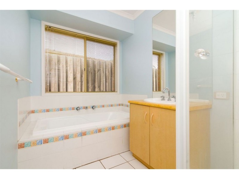 9 Delatite Way, Skye VIC 3977