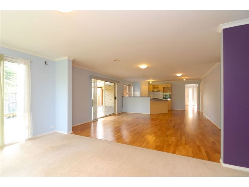 9 Delatite Way, Skye VIC 3977