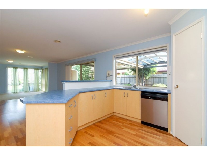 9 Delatite Way, Skye VIC 3977