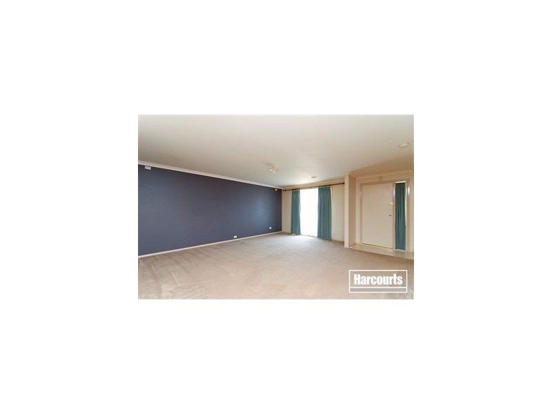 8 Perkins Drive, Carrum Downs VIC 3201