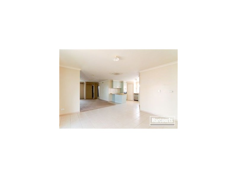 8 Perkins Drive, Carrum Downs VIC 3201