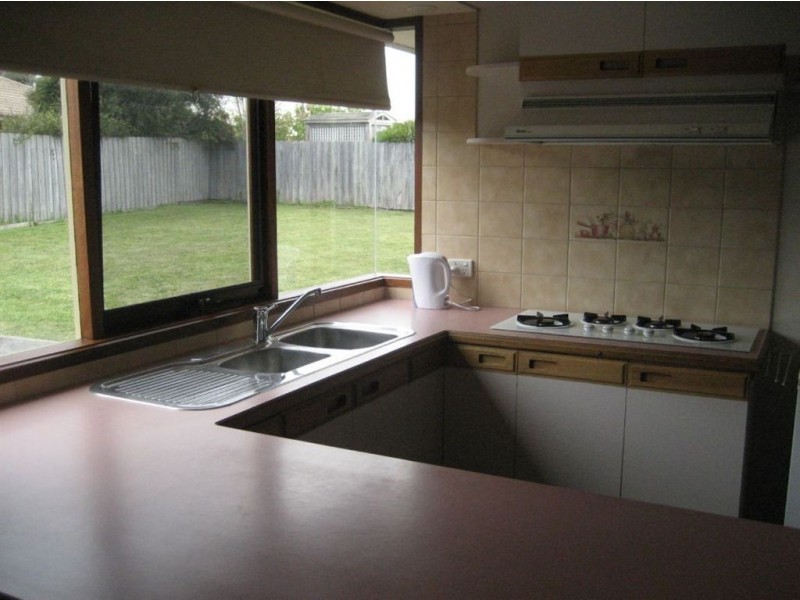 17 Quarrion Drive, Carrum Downs VIC 3201