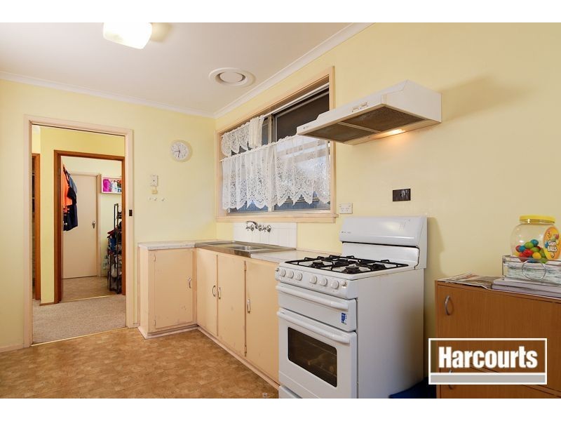 16 Wirilda Crescent, Frankston North VIC 3200