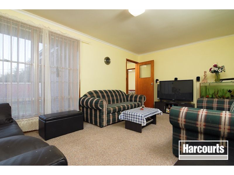 16 Wirilda Crescent, Frankston North VIC 3200