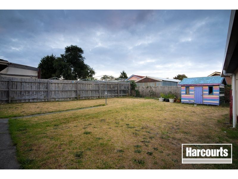 16 Wirilda Crescent, Frankston North VIC 3200