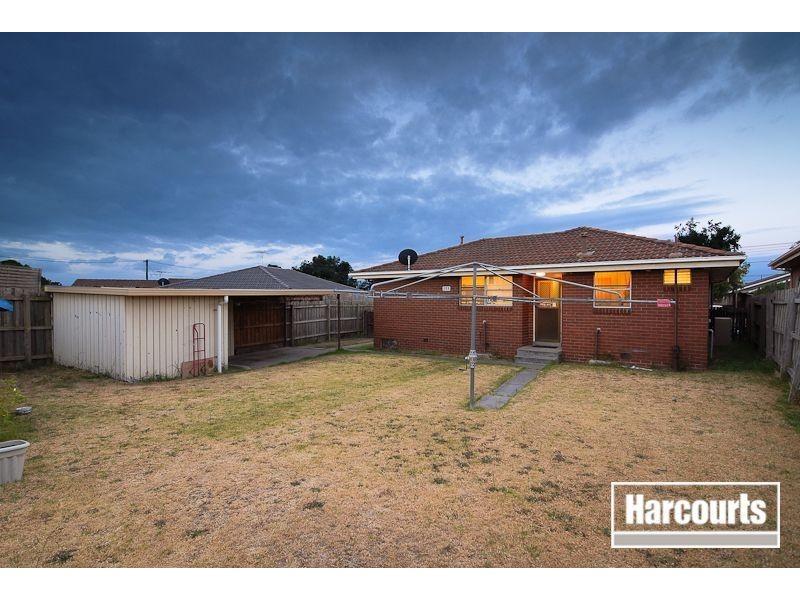 16 Wirilda Crescent, Frankston North VIC 3200