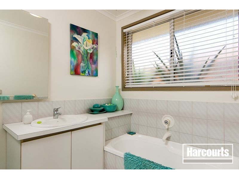 11 Charleville Court, Carrum Downs VIC 3201