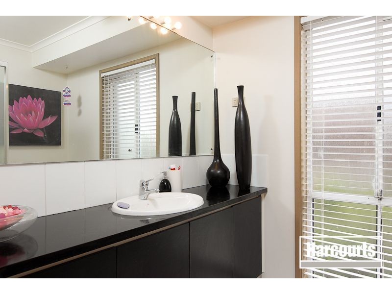 11 Charleville Court, Carrum Downs VIC 3201
