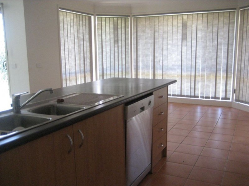 5 Cunneen Crescent, Berwick VIC 3806