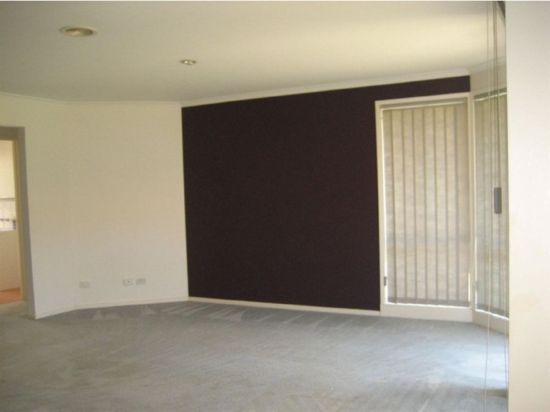 5 Cunneen Crescent, Berwick VIC 3806