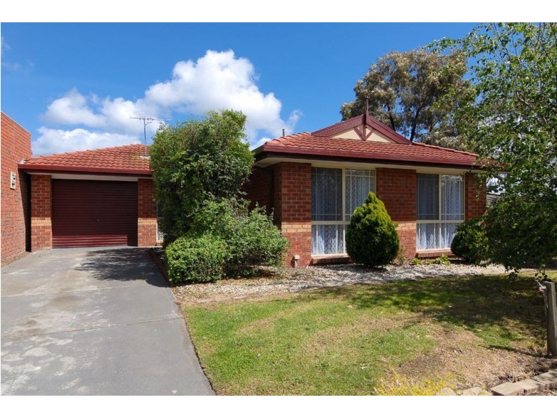 13 Orama Ave, Carrum Downs VIC 3201