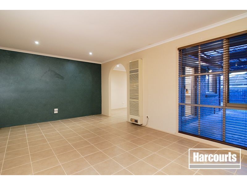 8 Stable Grove, Skye VIC 3977