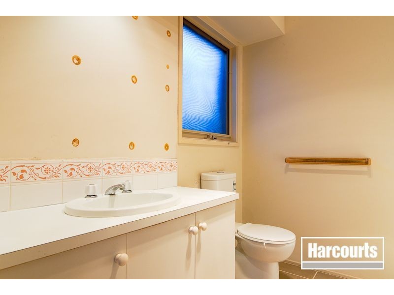 8 Stable Grove, Skye VIC 3977