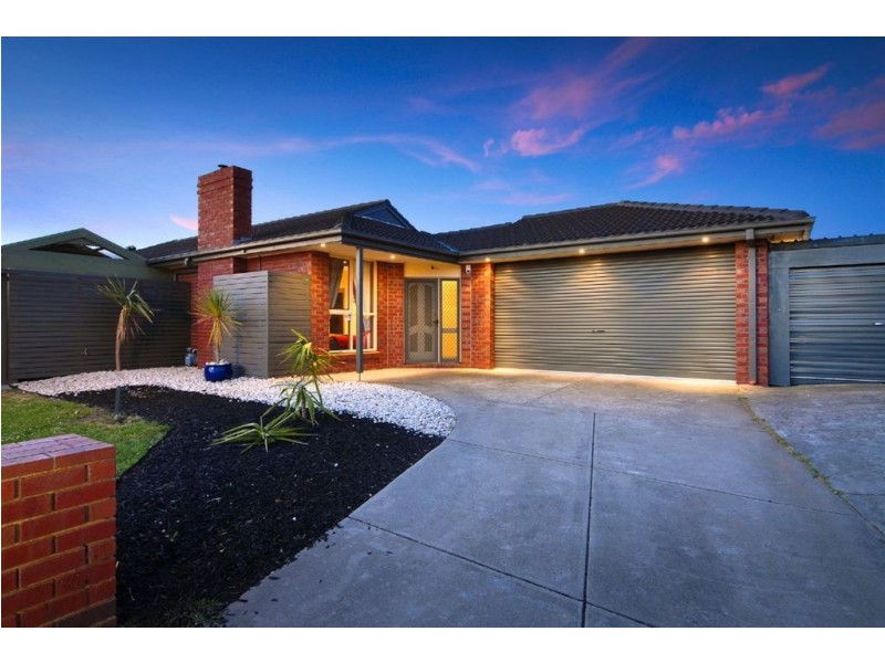 15 Bartolo Court, Cranbourne North VIC 3977