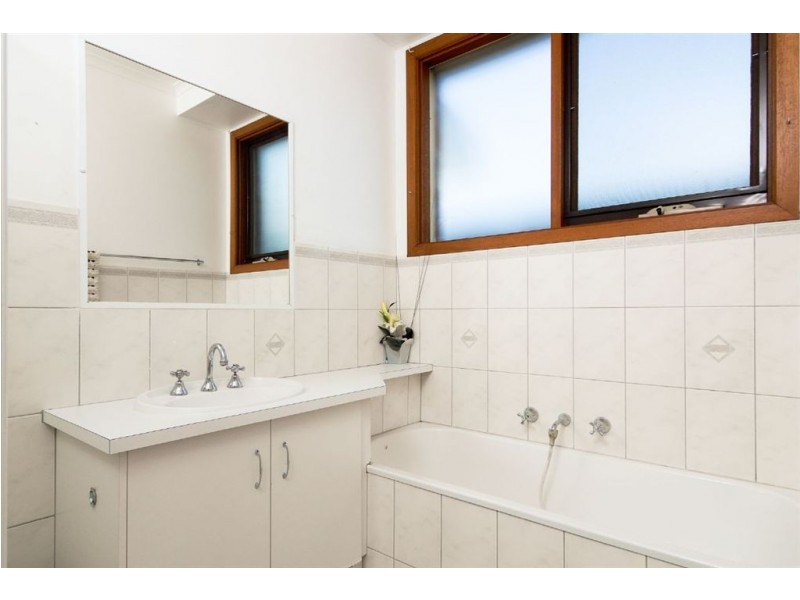 15 Bartolo Court, Cranbourne North VIC 3977