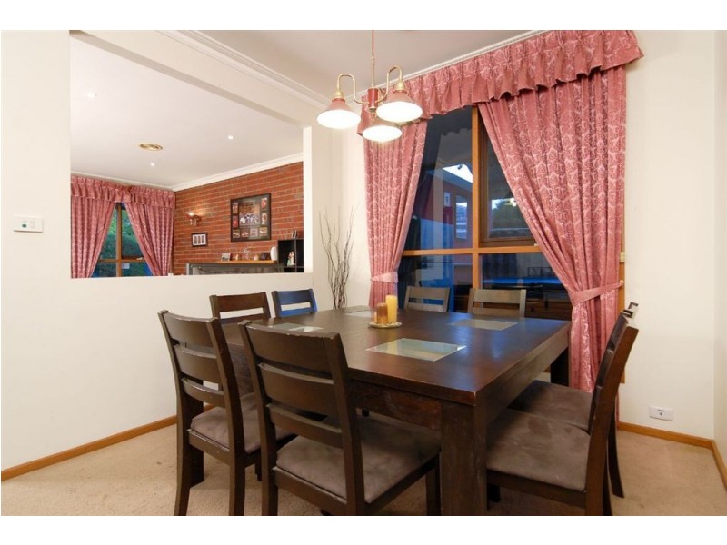 15 Bartolo Court, Cranbourne North VIC 3977