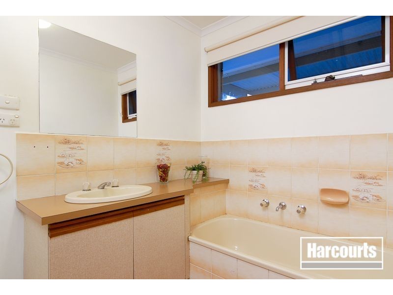 9 Firetail Court, Carrum Downs VIC 3201