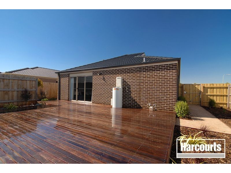 2 Sam Street, Carrum Downs VIC 3201