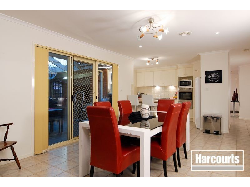 11 Rocklea Crescent, Skye VIC 3977