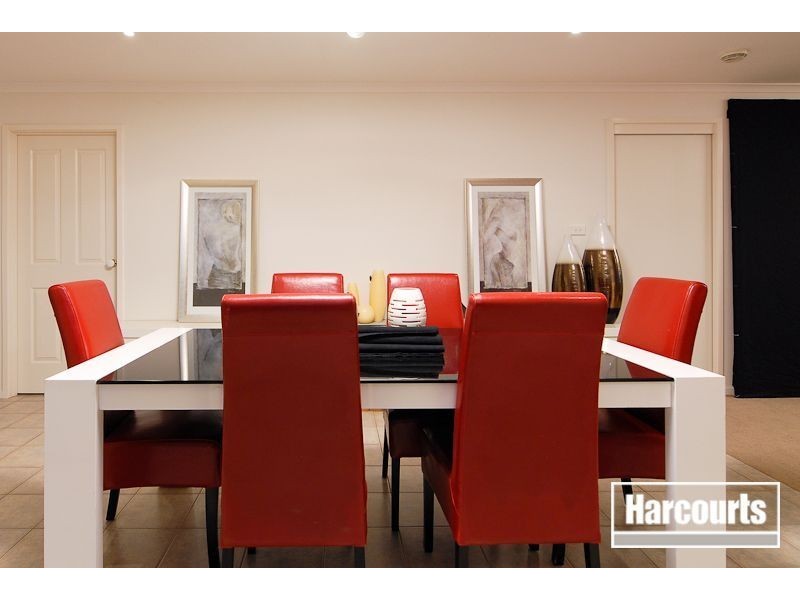 11 Rocklea Crescent, Skye VIC 3977