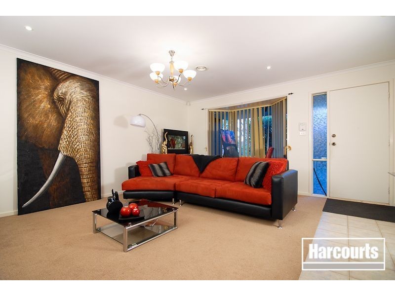 11 Rocklea Crescent, Skye VIC 3977