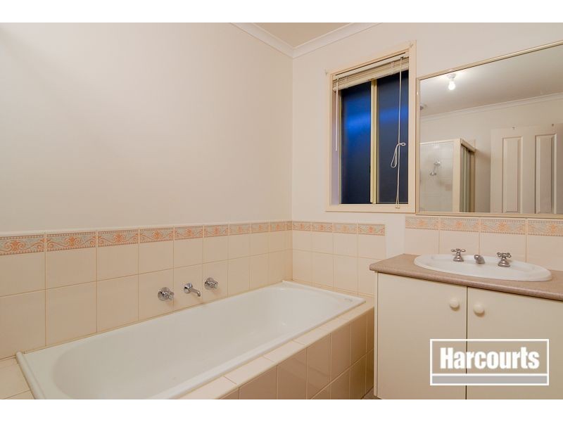 11 Rocklea Crescent, Skye VIC 3977