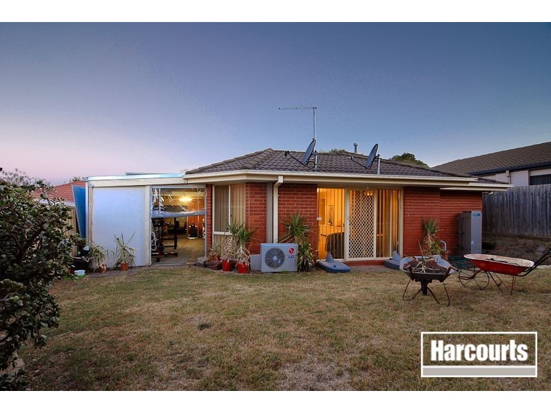 11 Rocklea Crescent, Skye VIC 3977