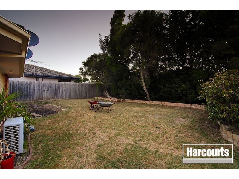 11 Rocklea Crescent, Skye VIC 3977