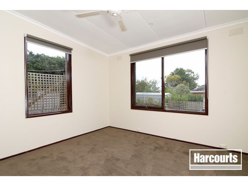 130 Tamarisk Drive, Frankston North VIC 3200
